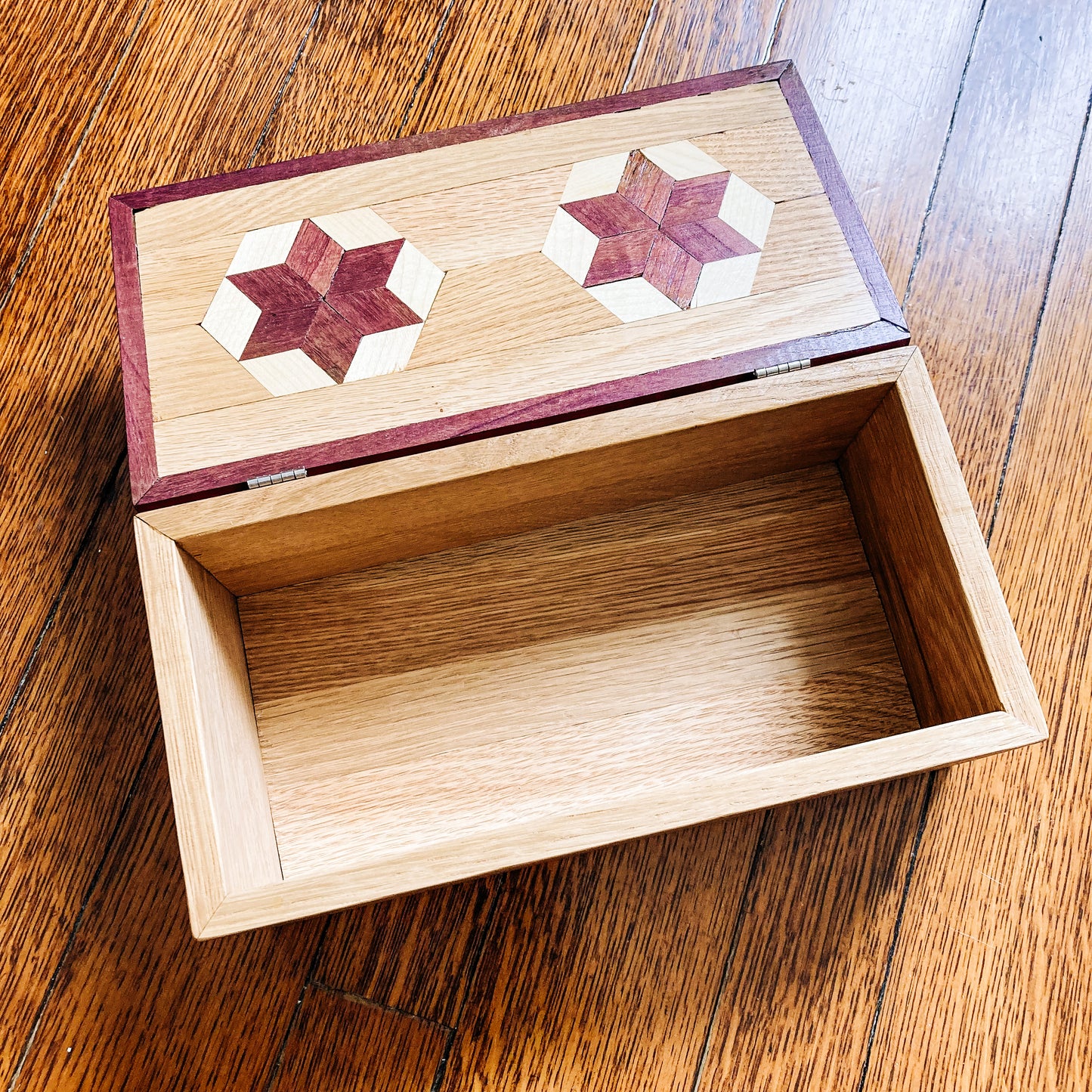 Oak box with lid